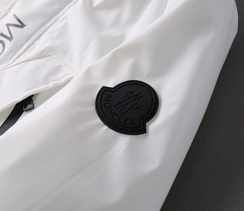 Moncler Outwear OnTrend 141982