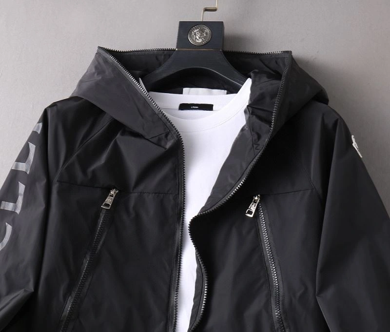 Bold Moncler Outwear 141978