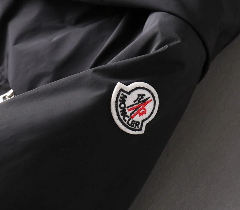 Bold Moncler Outwear 141978