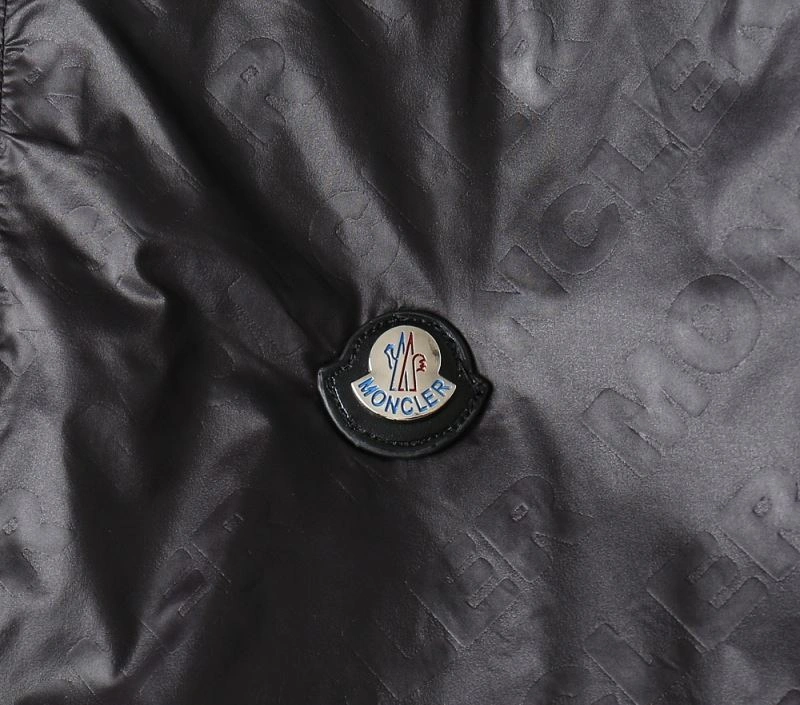 Moncler Outwear WaterResistant 141977