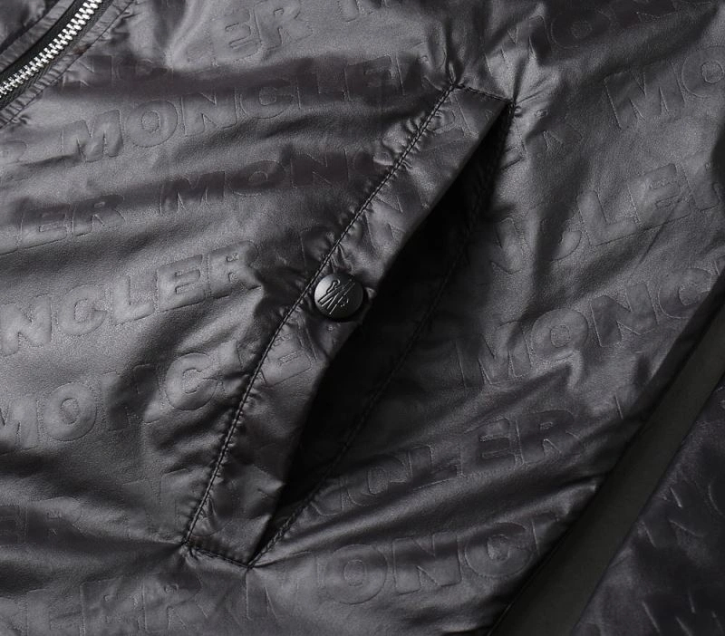 Moncler Outwear WaterResistant 141977