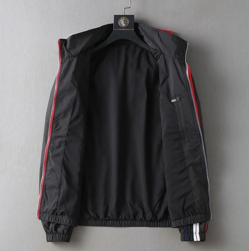 Moncler Outwear Sleek 141974