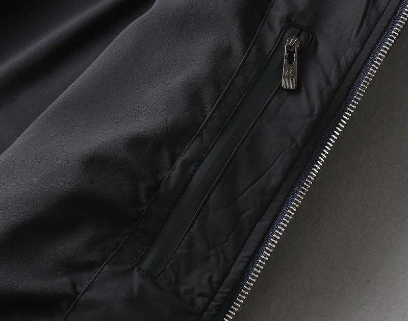 Moncler Outwear Sleek 141974