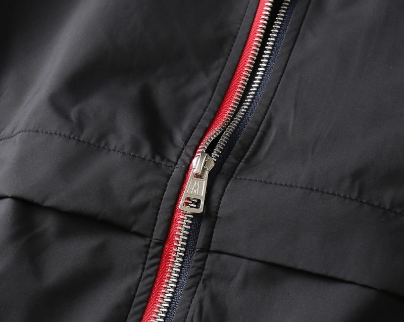 Moncler Outwear Sleek 141974