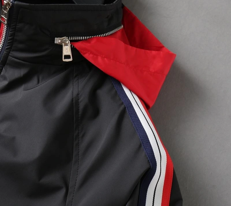 Moncler Outwear Sleek 141974