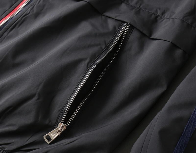 Moncler Outwear Sleek 141974