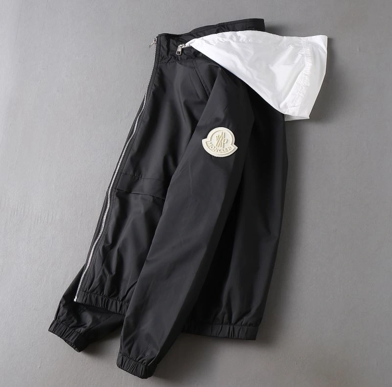 Moncler Outwear Comfortable 141971