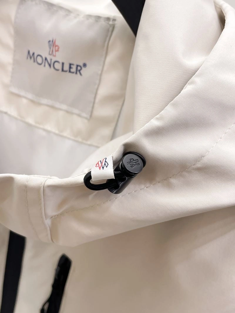 Lightweight Moncler Outwear 141973