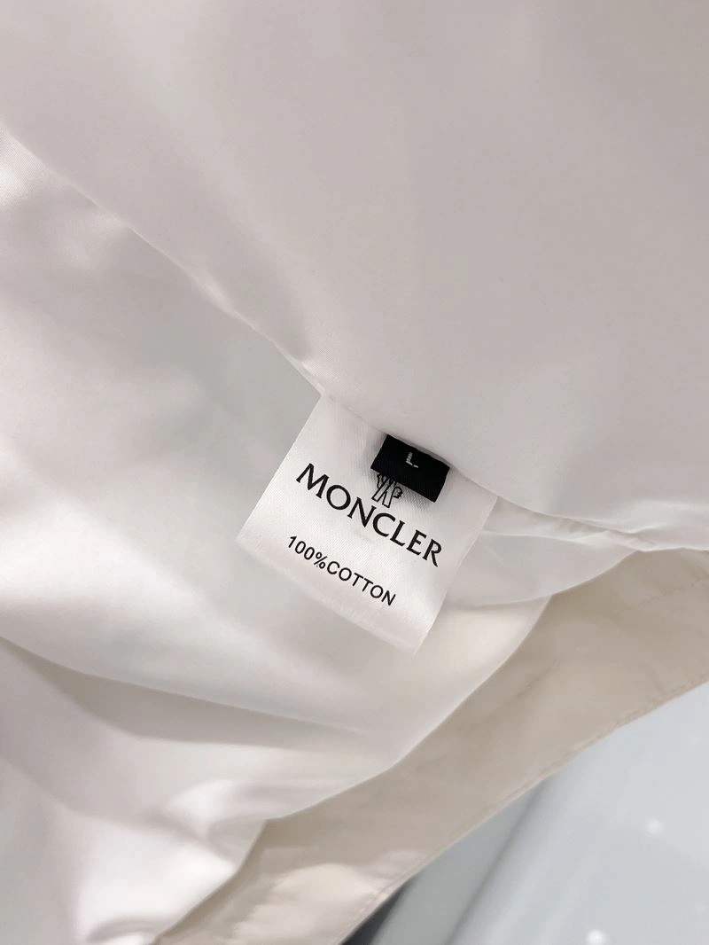 Lightweight Moncler Outwear 141973