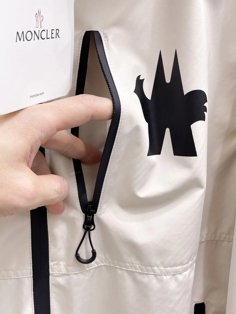 Lightweight Moncler Outwear 141973
