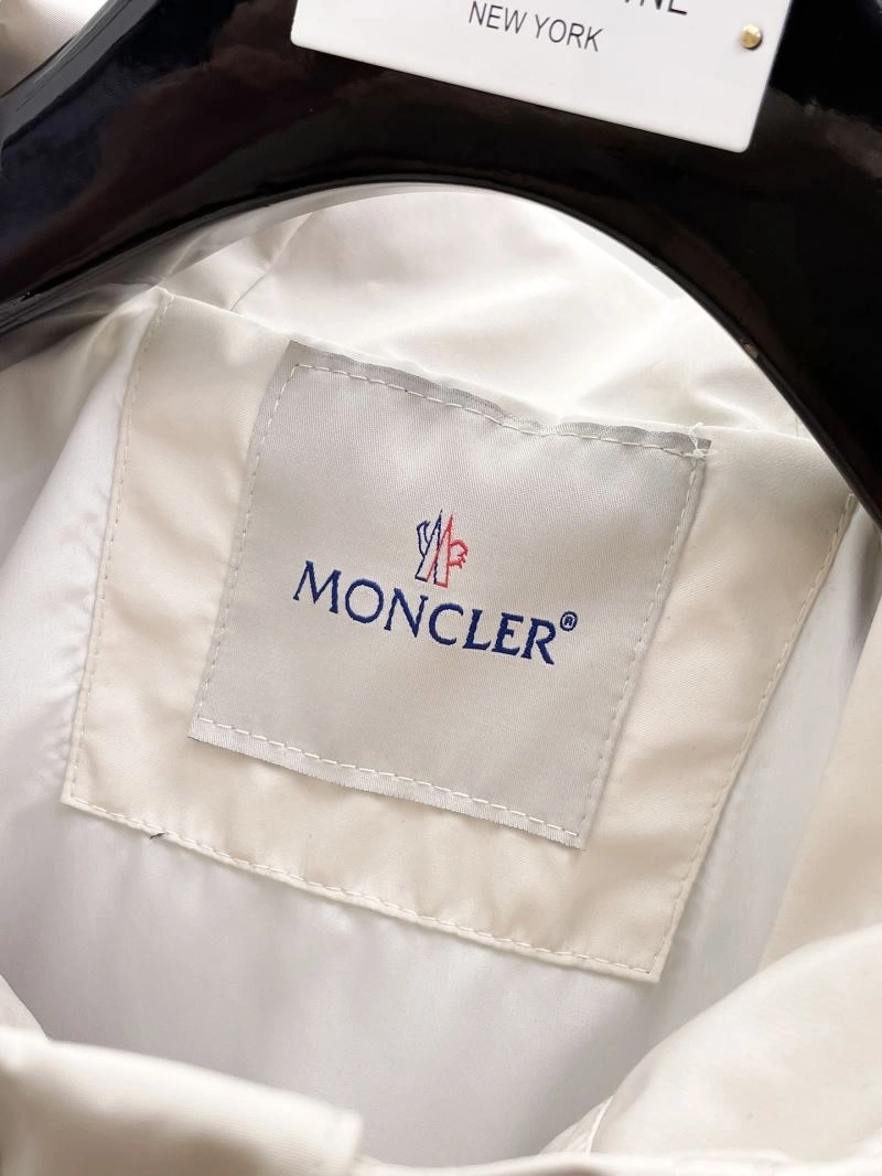 Lightweight Moncler Outwear 141973