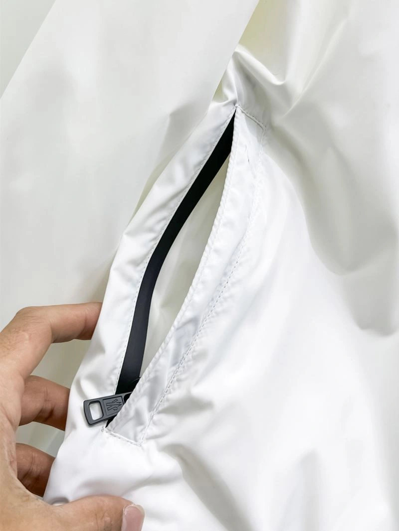 Moncler Outwear WellDesigned 141955