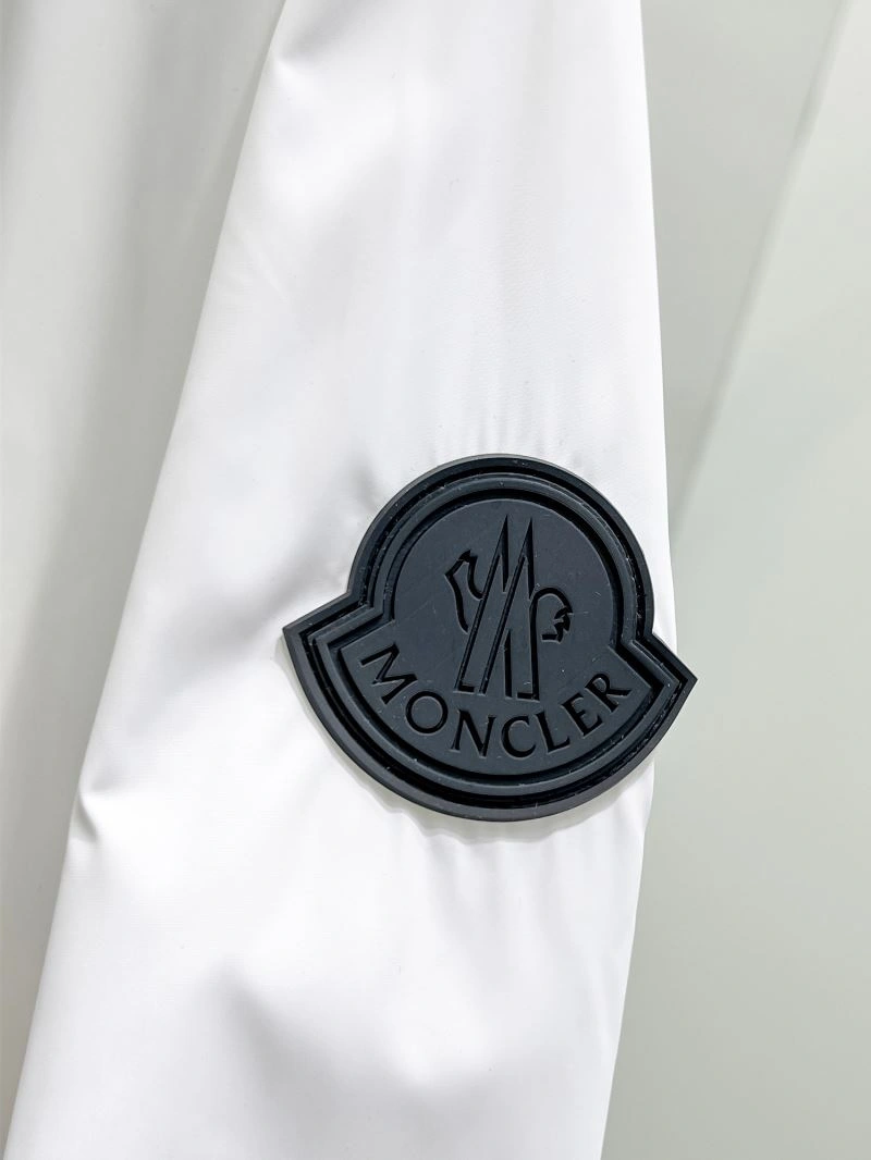 Moncler Outwear WellDesigned 141955