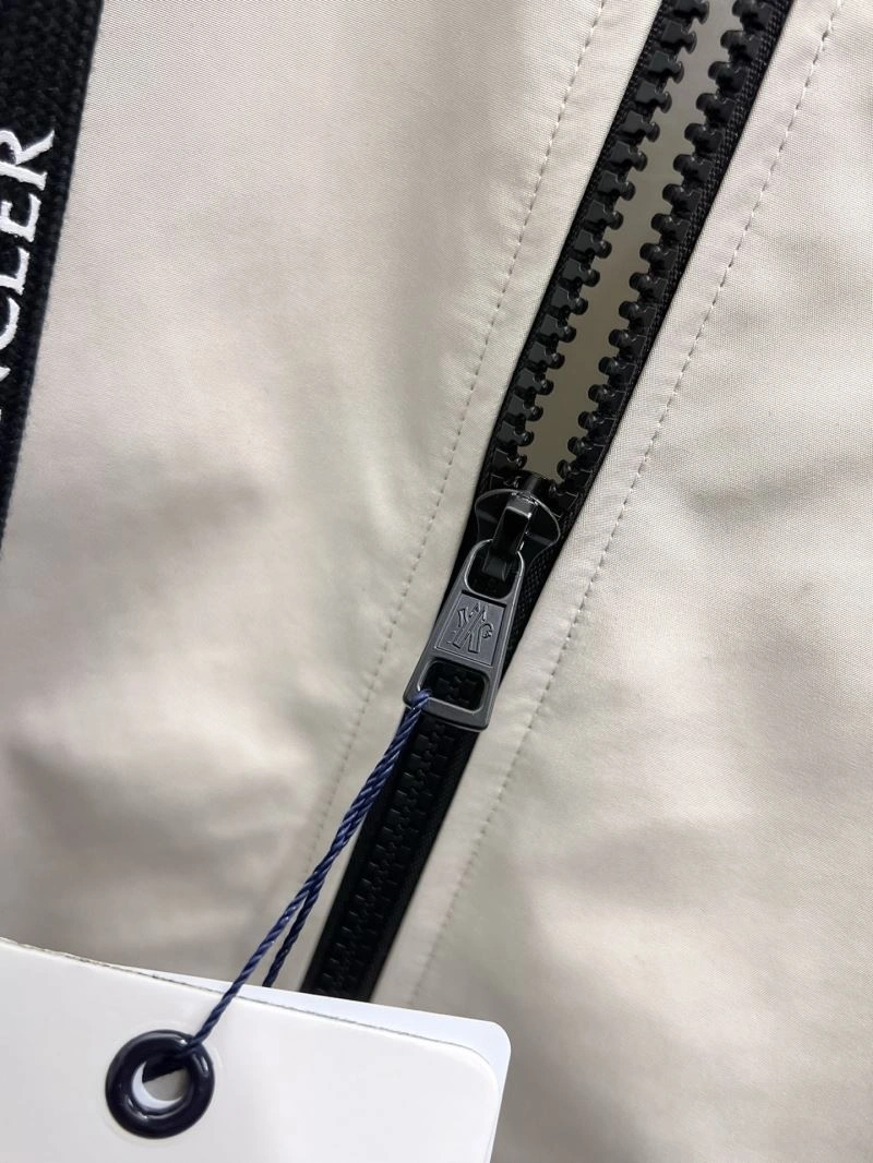Moncler Outwear FastDry 141975
