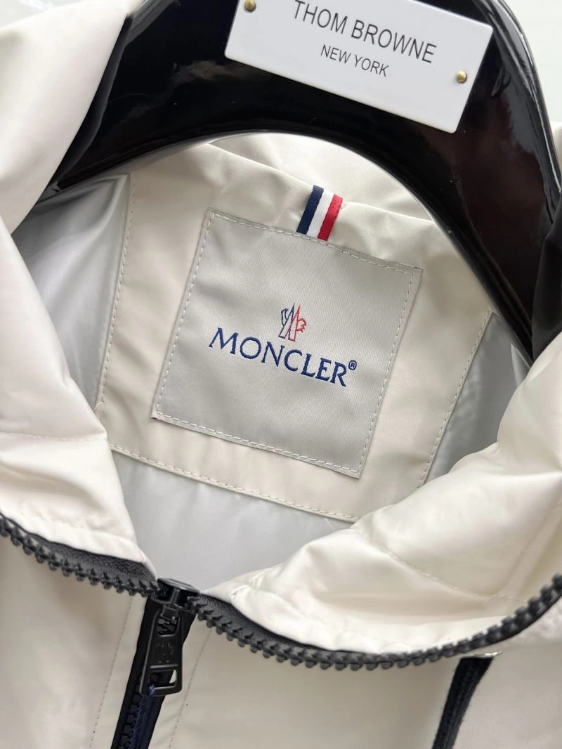 Moncler Outwear FastDry 141975