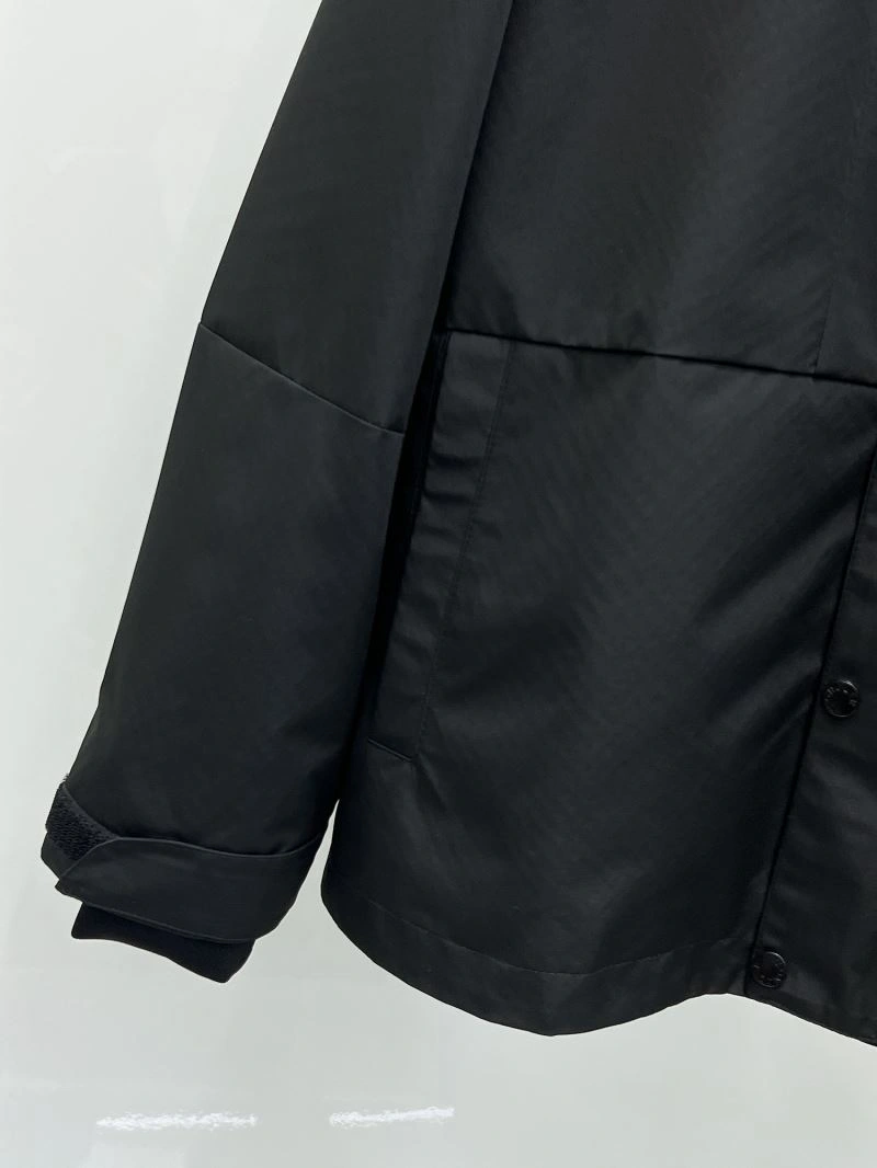 Moncler Outwear Sporty 141968