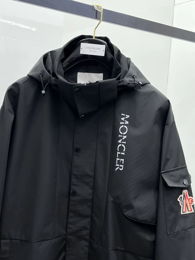 Moncler Outwear Sporty 141968