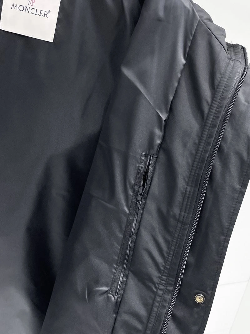 Compact Moncler Outwear 141951