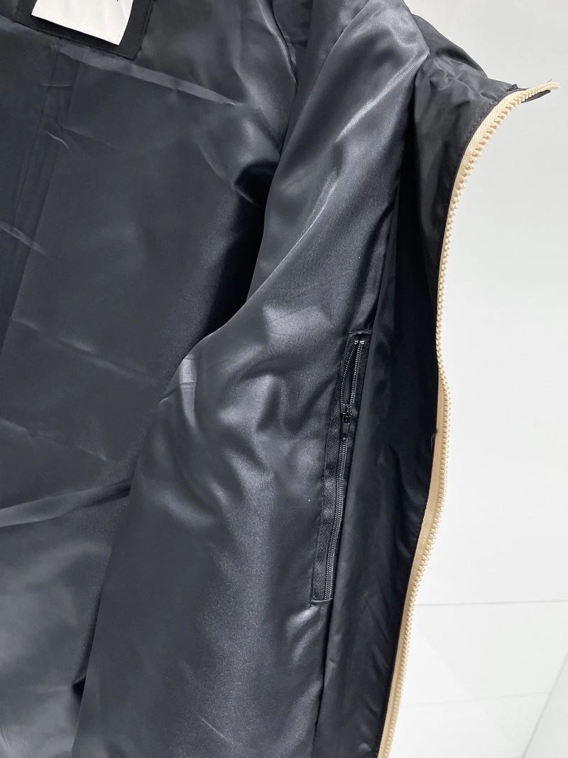 Moncler Outwear ZipUp 141960