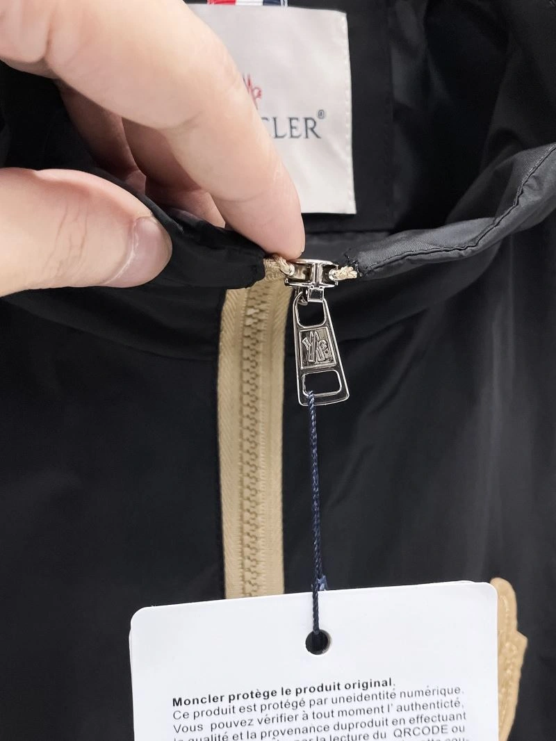 Moncler Outwear ZipUp 141960