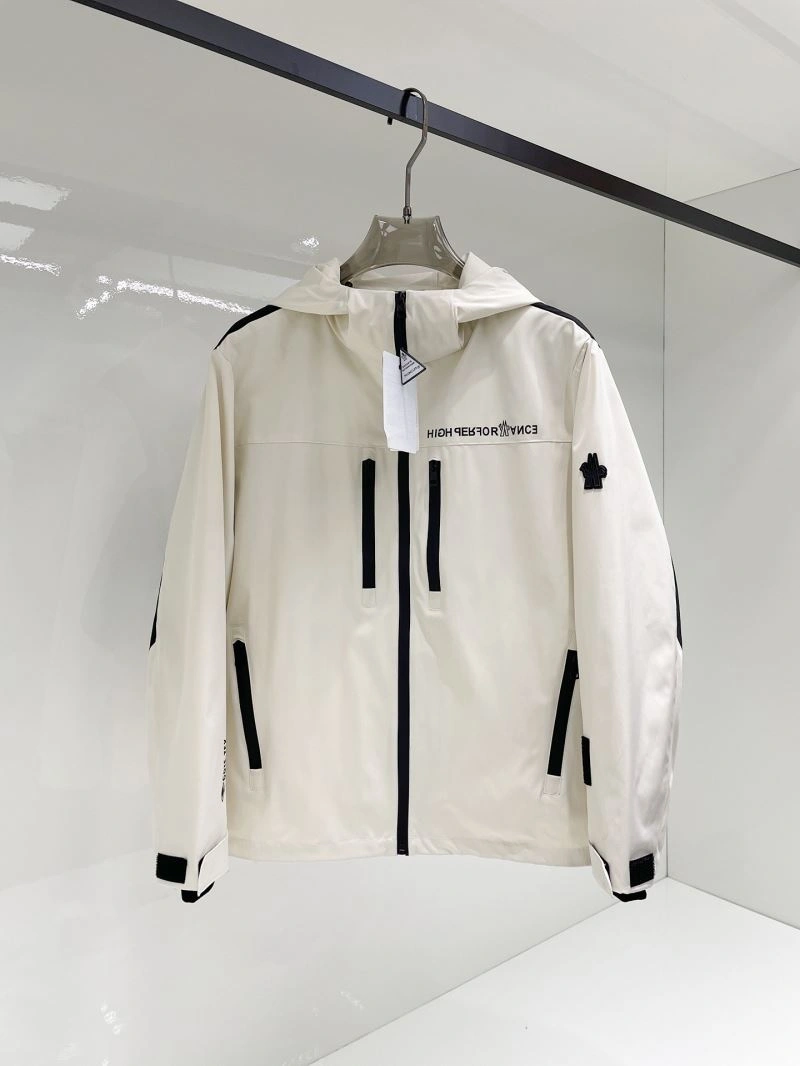 Minimalist Moncler Outwear 141969