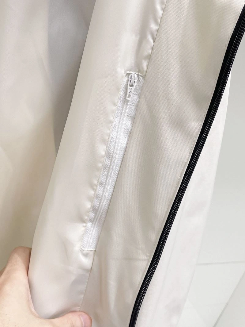 Minimalist Moncler Outwear 141969