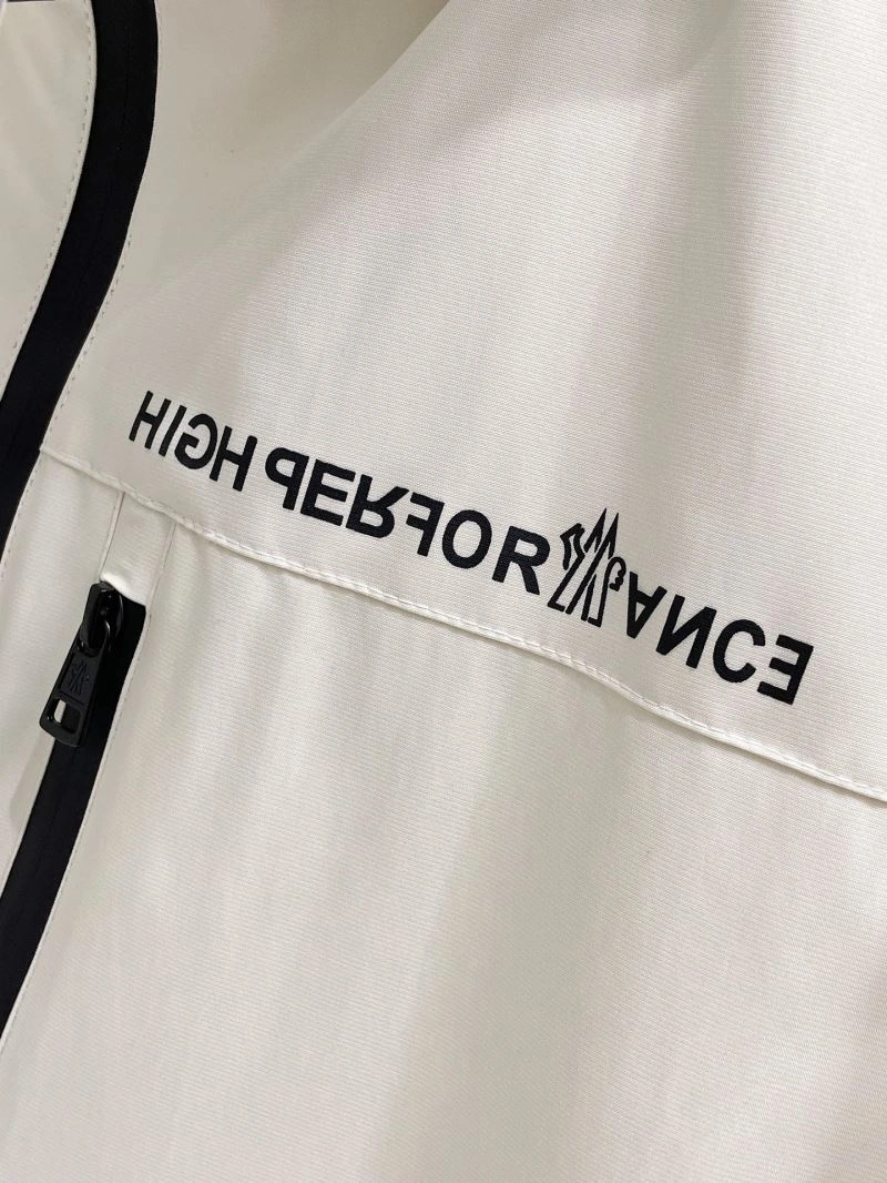 Minimalist Moncler Outwear 141969