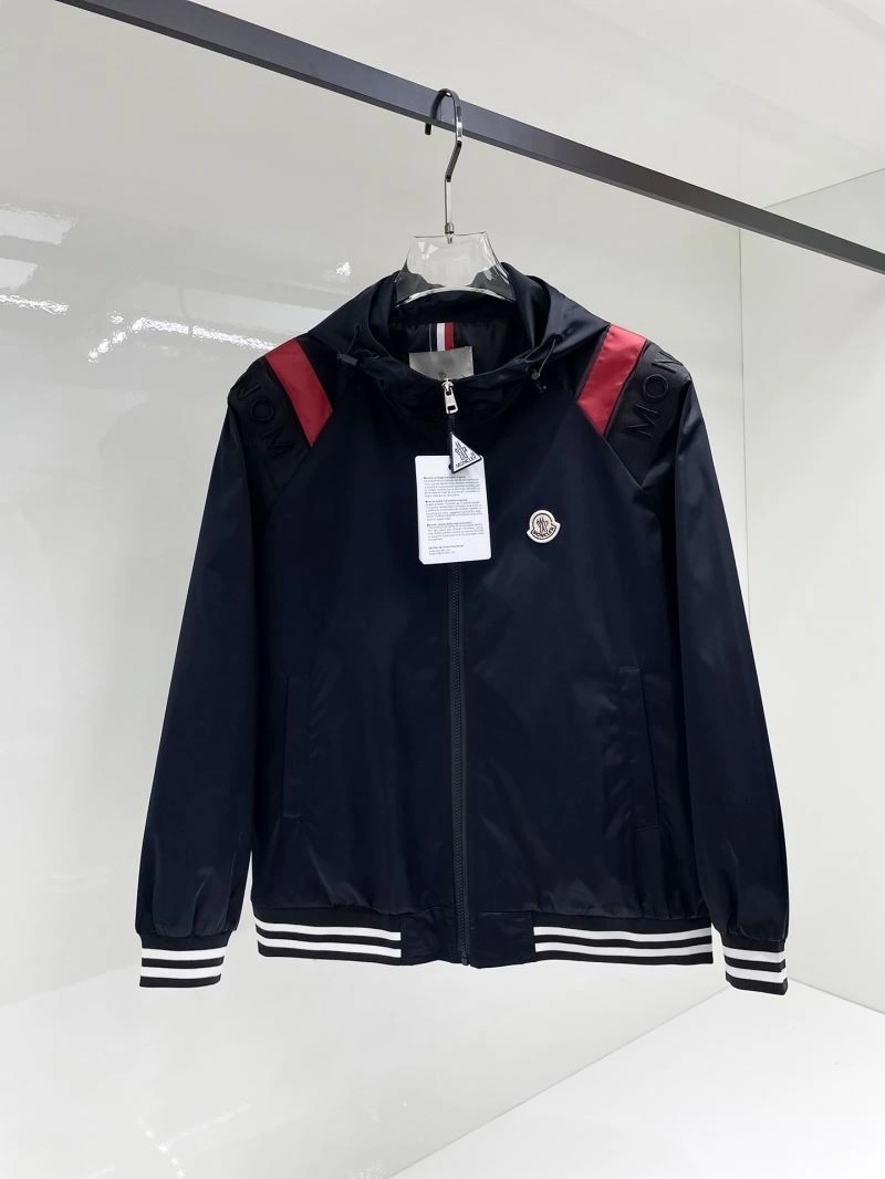 Seasonal Moncler Outwear 141963