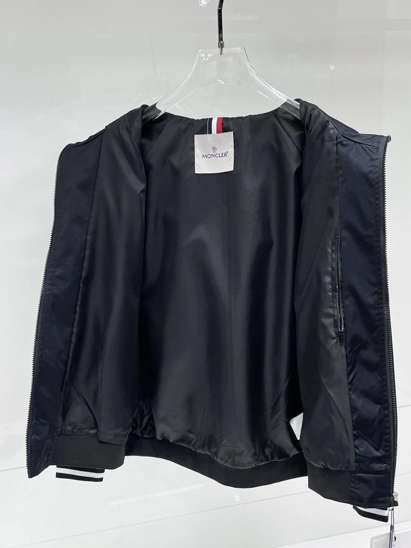 Seasonal Moncler Outwear 141963