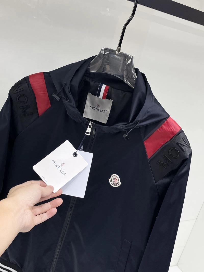 Seasonal Moncler Outwear 141963