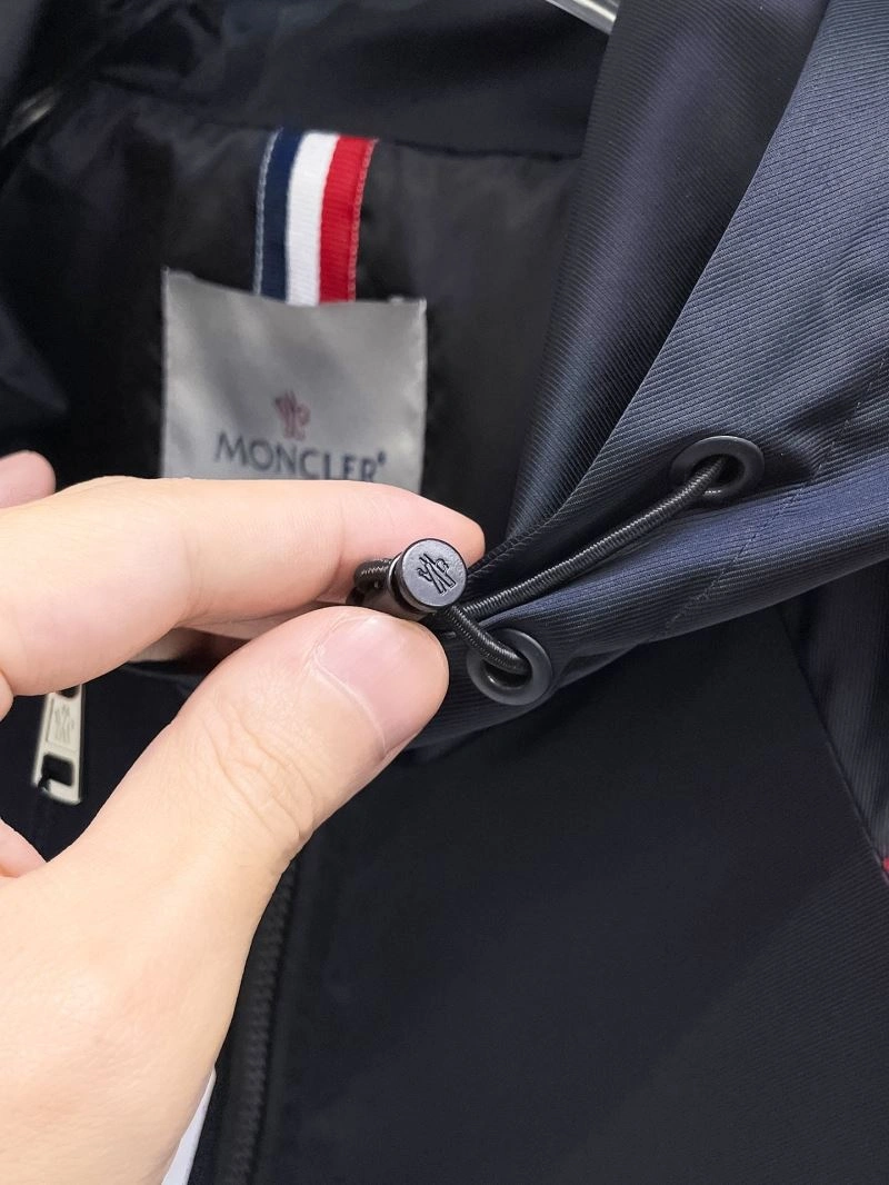 Seasonal Moncler Outwear 141963