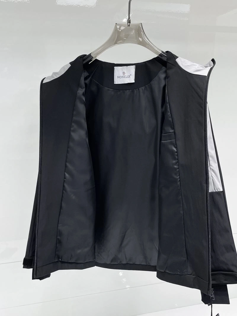 Moncler Outwear SunProtective 141950