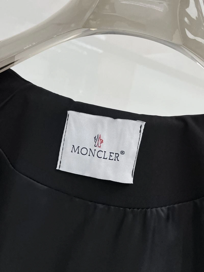 Moncler Outwear SunProtective 141950