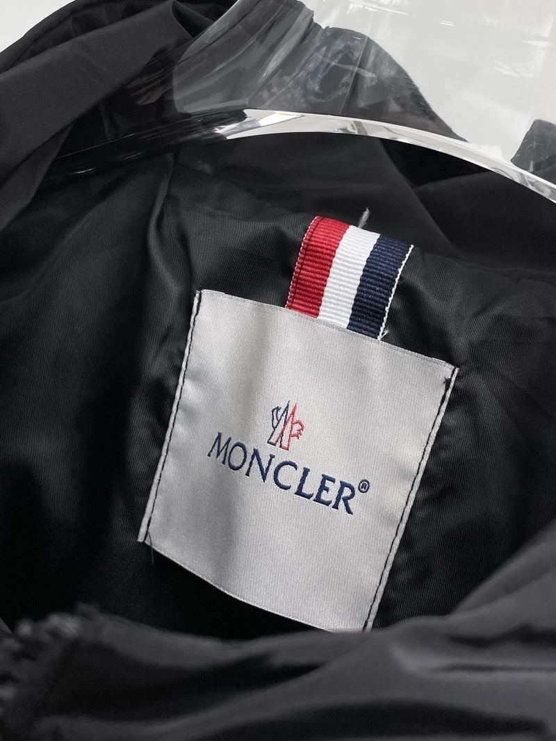 Moncler Outwear TimelessDesign 141965