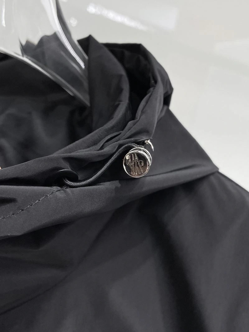 Moncler Outwear TimelessDesign 141965