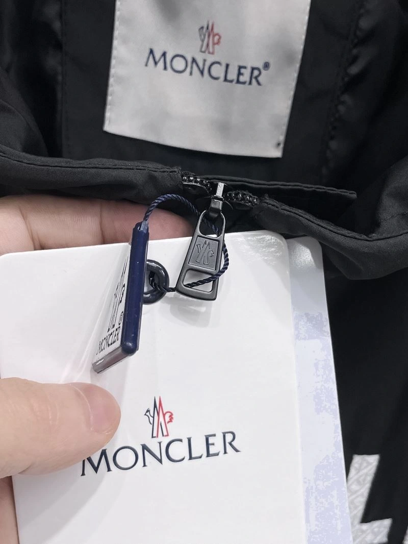 Moncler Outwear QuickDry 141970