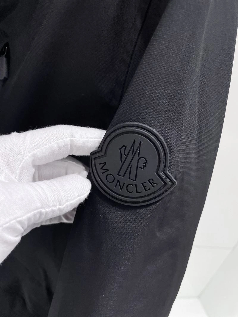 TravelReady Moncler Outwear 141957