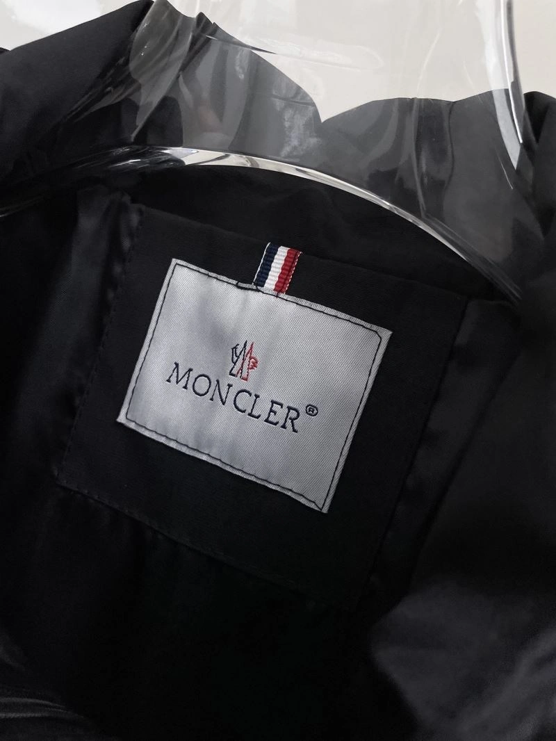 TravelReady Moncler Outwear 141957