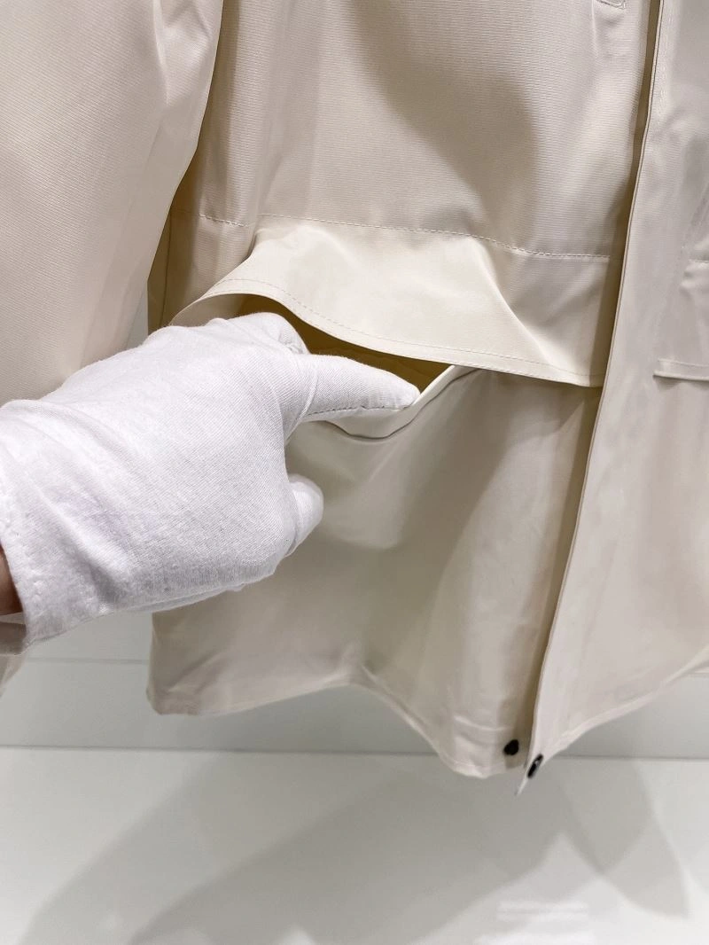 Compact Moncler Outwear 141944