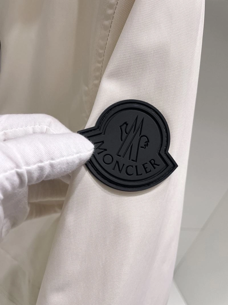 Compact Moncler Outwear 141944