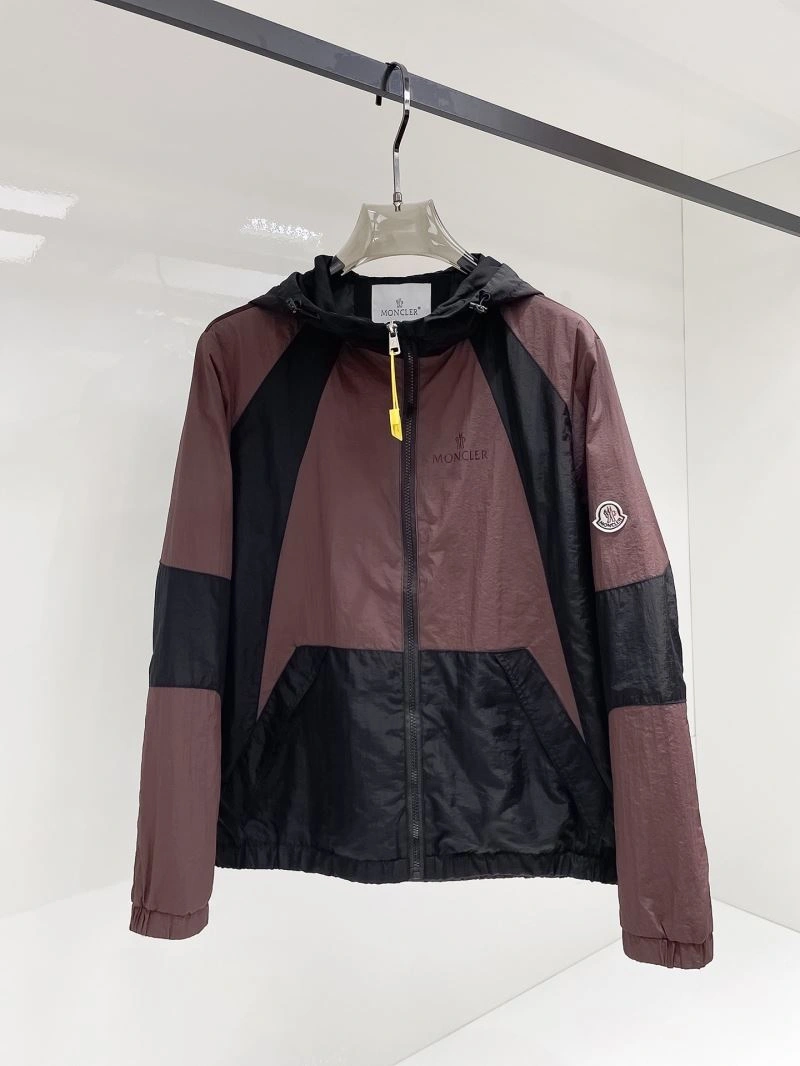 Comfortable Moncler Outwear 141943