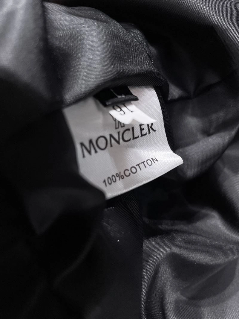 Comfortable Moncler Outwear 141943
