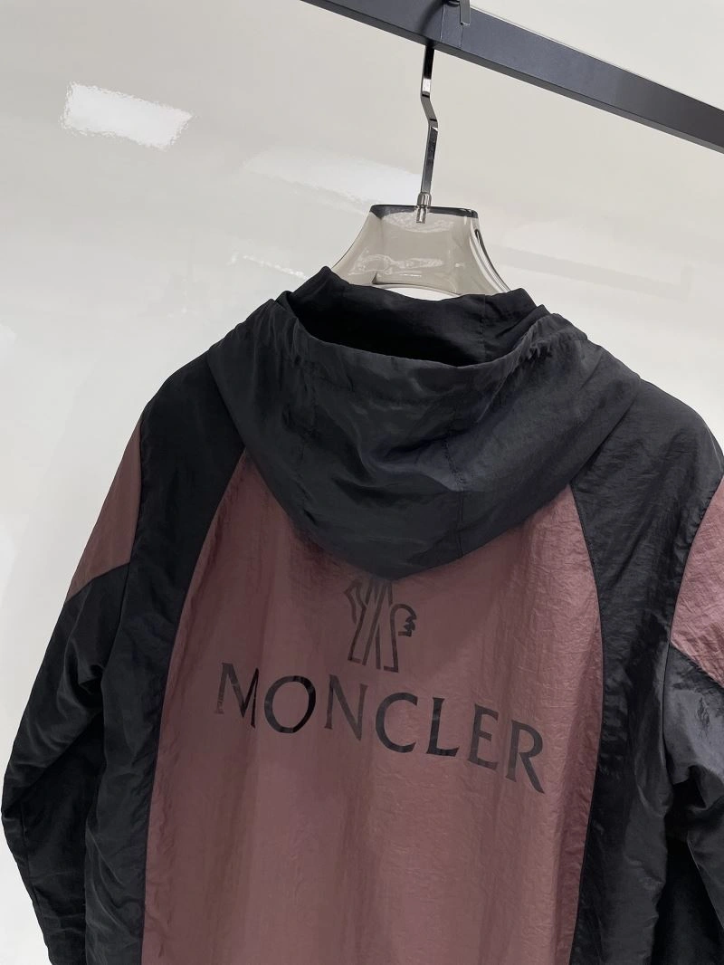 Comfortable Moncler Outwear 141943