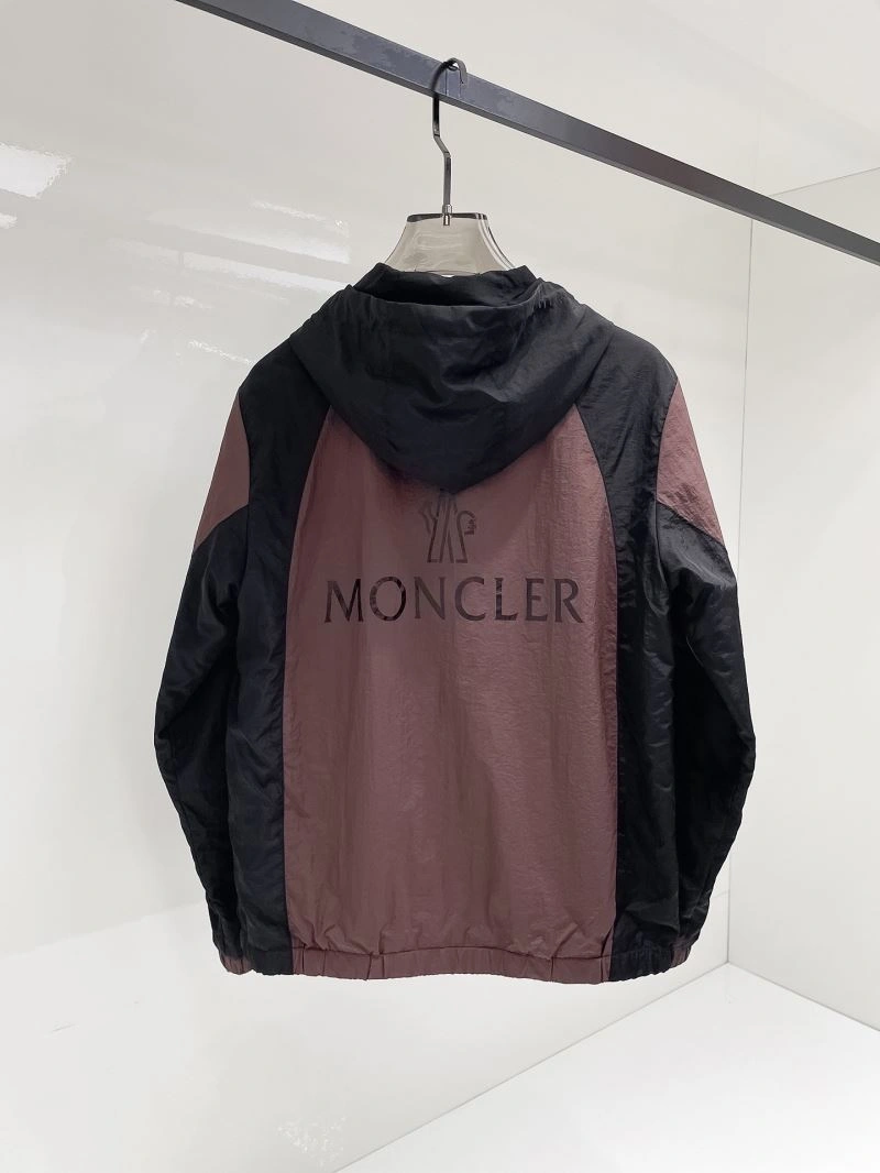 Comfortable Moncler Outwear 141943