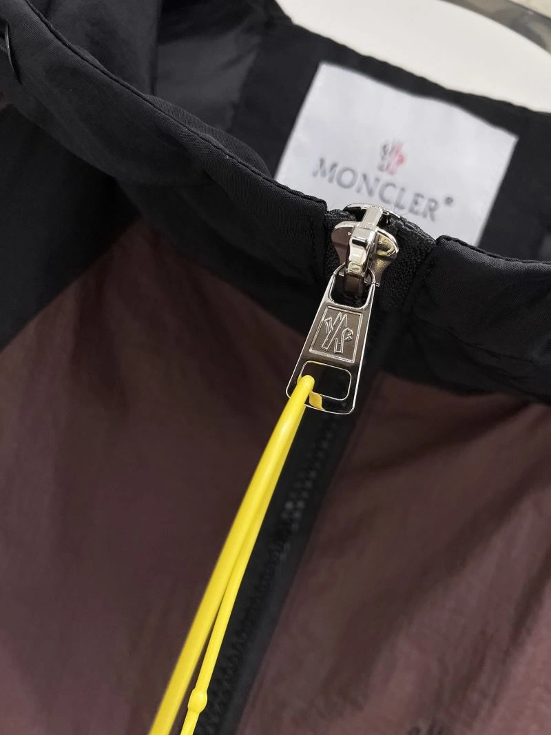 Comfortable Moncler Outwear 141943