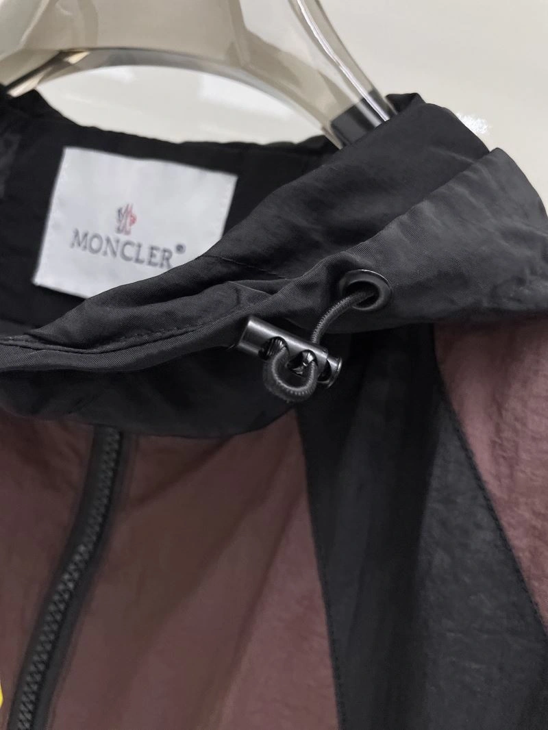 Comfortable Moncler Outwear 141943