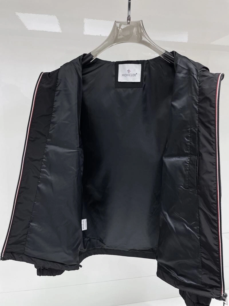 Moncler Outwear Timeless 141945