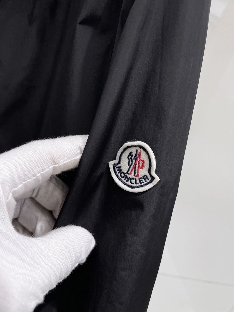 Moncler Outwear Durable 141948