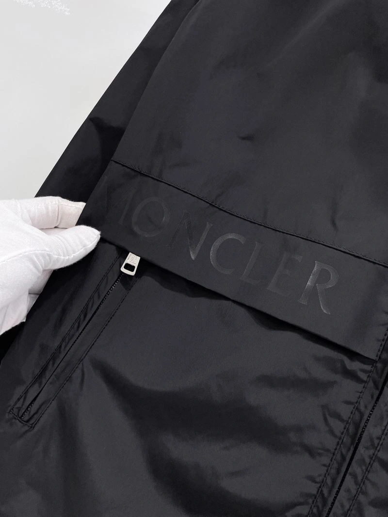 Moncler Outwear Durable 141948