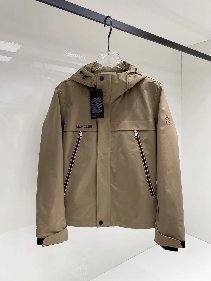ComfortFit Moncler Outwear 141947